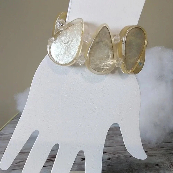 Bold Acrylic Beaded Stretch Bracelet in Soft Neutrals - Picture 2 of 4